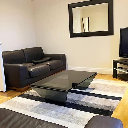 Central Chester Bedrooms מראה חיצוני תמונה