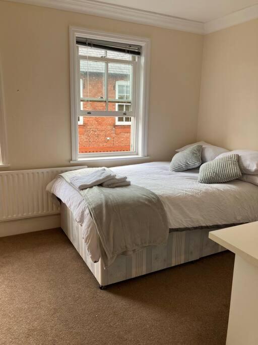 Central Chester Bedrooms מראה חיצוני תמונה